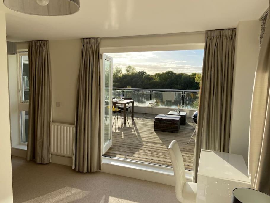 Reed Warbler - Hm111 - Lower Mill Estate Penthouse Apartment With Spa Access Somerford Keynes Kültér fotó
